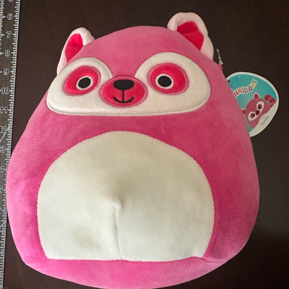 NWT. Squishmallow. Lucia